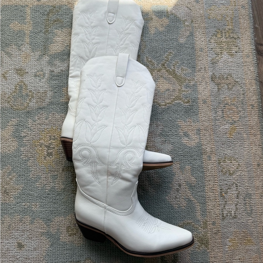 White Women's Marfa Boots size 7 (worn twice)